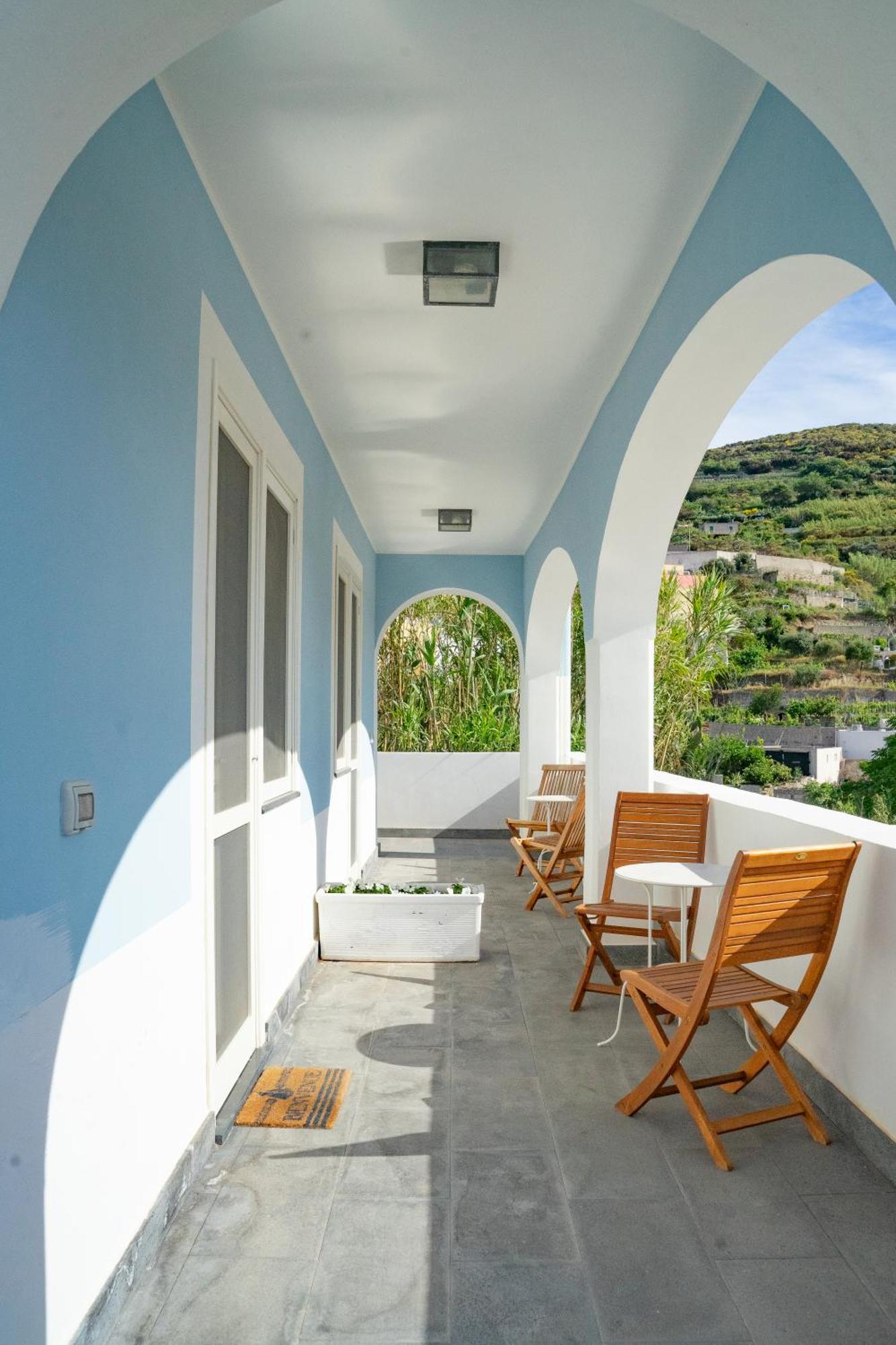 Villa Acacia Понца Екстериор снимка