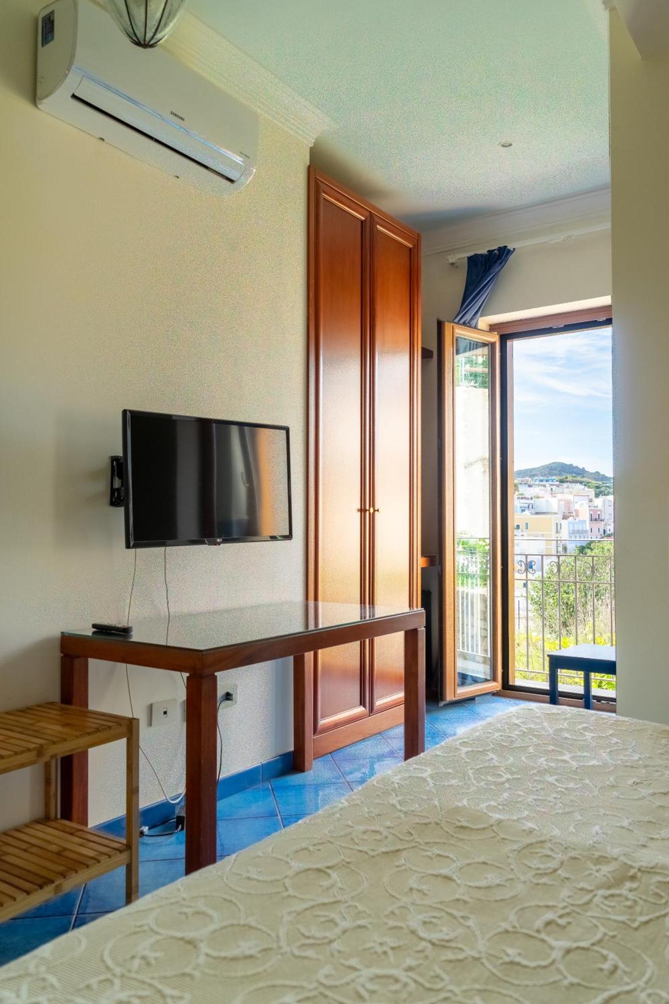 Villa Acacia Понца Екстериор снимка