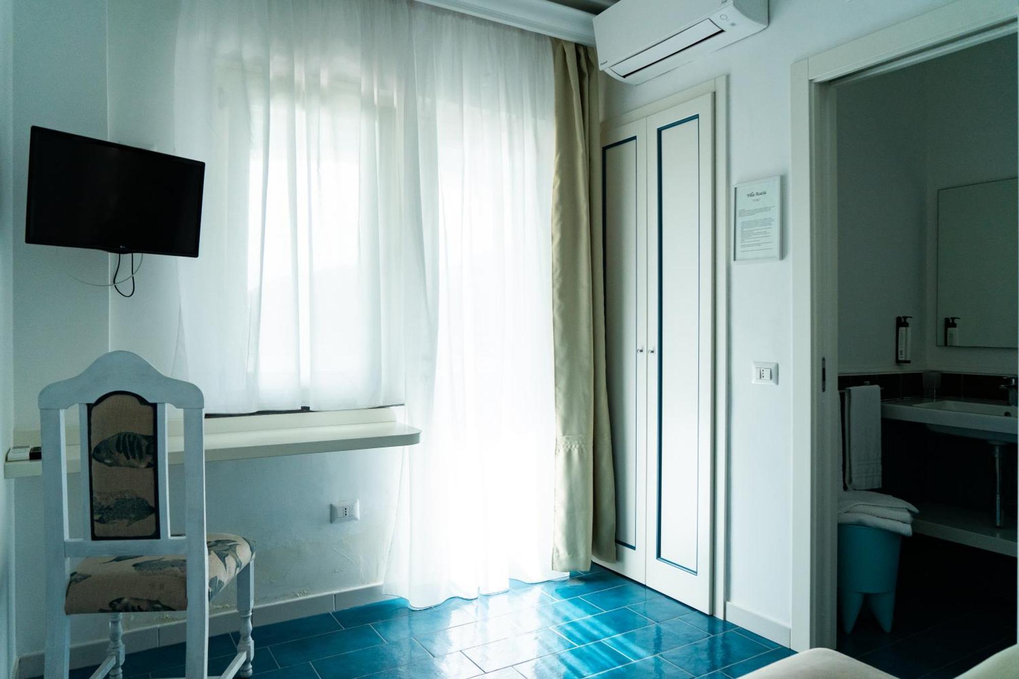 Villa Acacia Понца Екстериор снимка