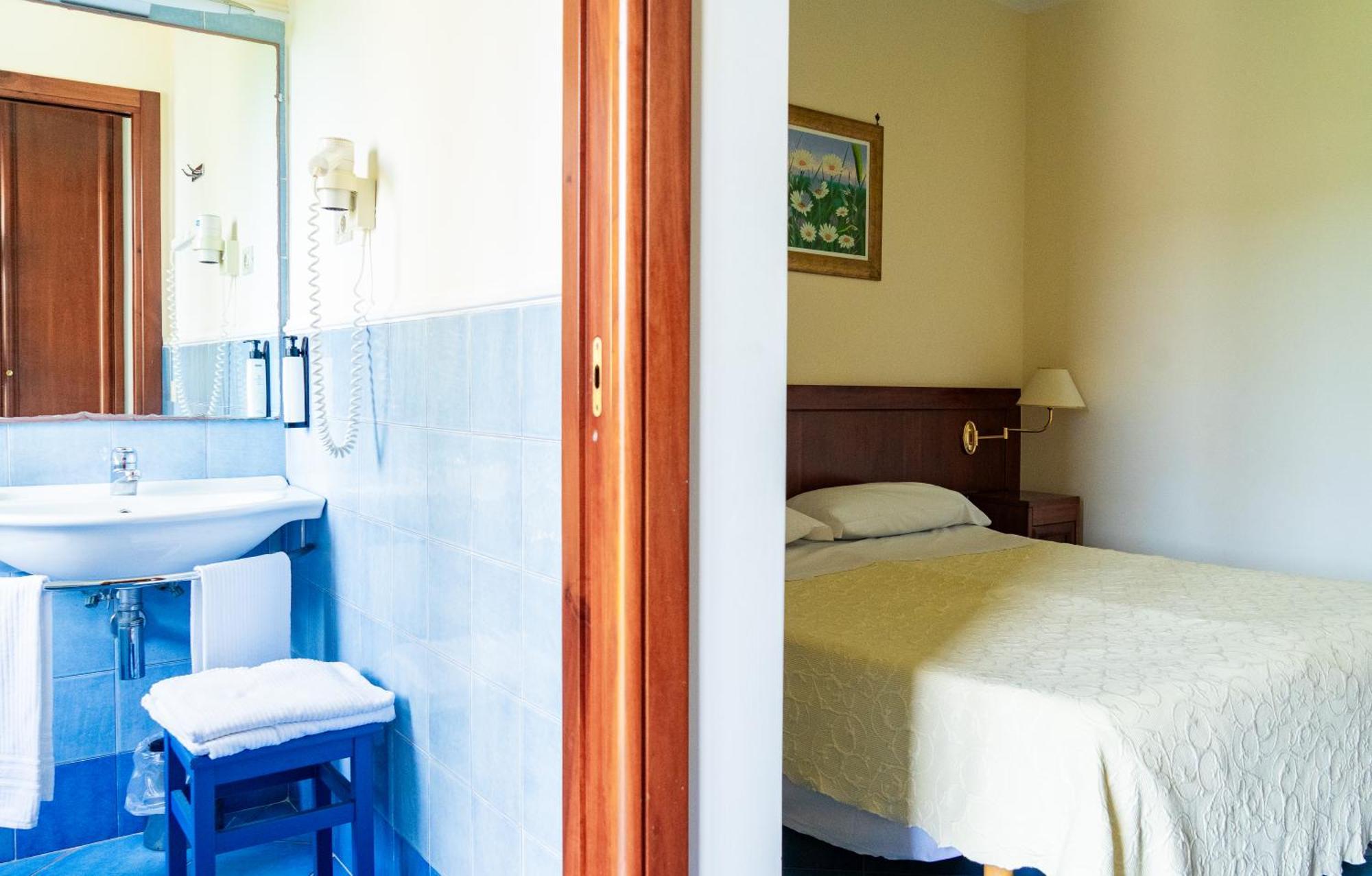 Villa Acacia Понца Екстериор снимка