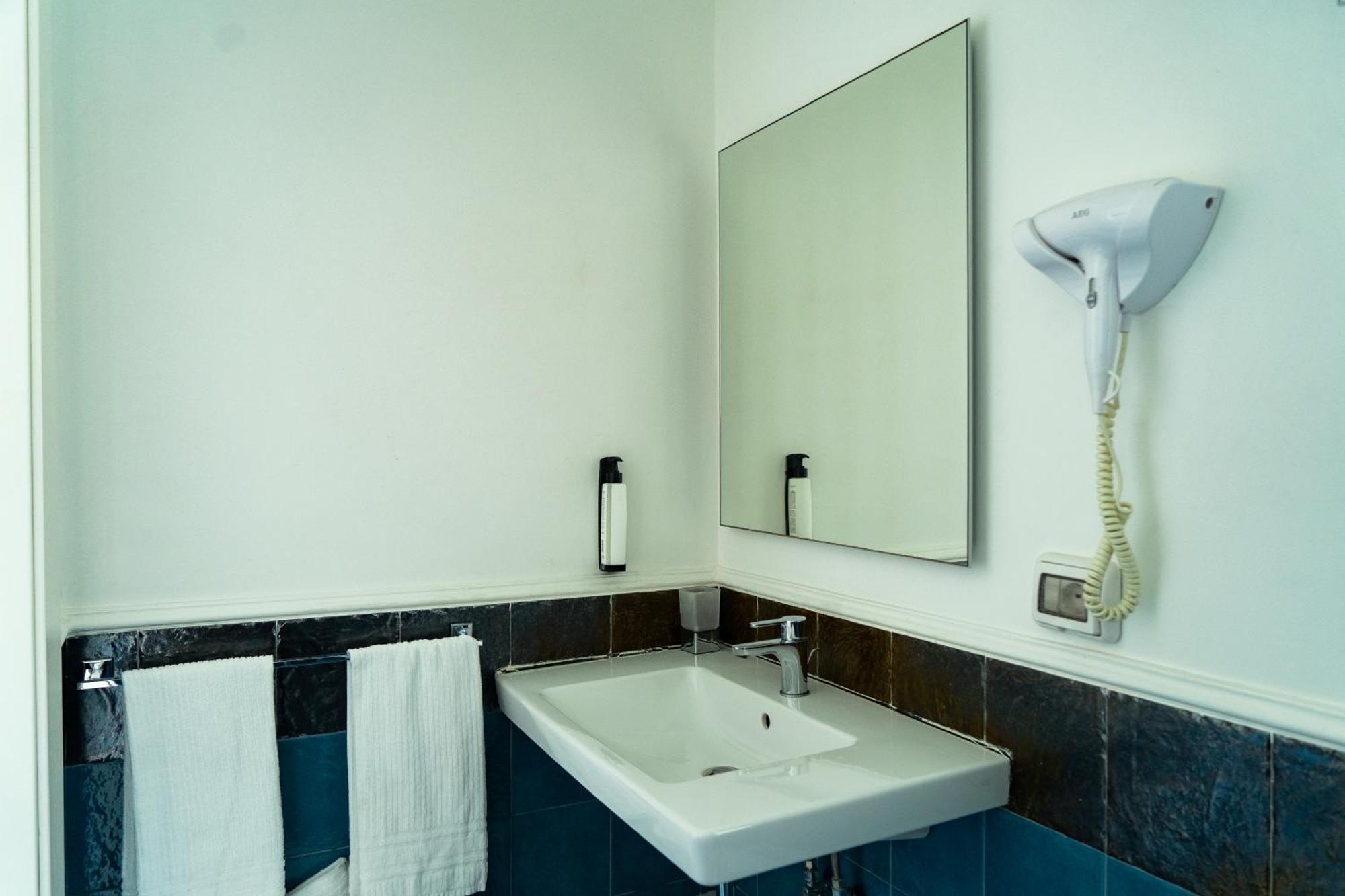 Villa Acacia Понца Екстериор снимка