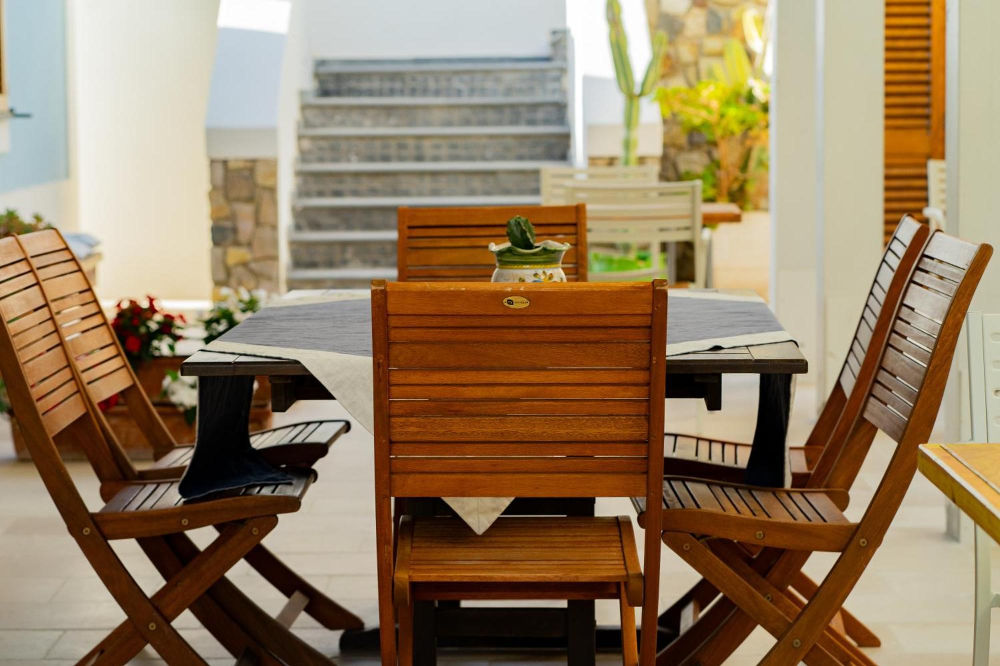 Villa Acacia Понца Екстериор снимка