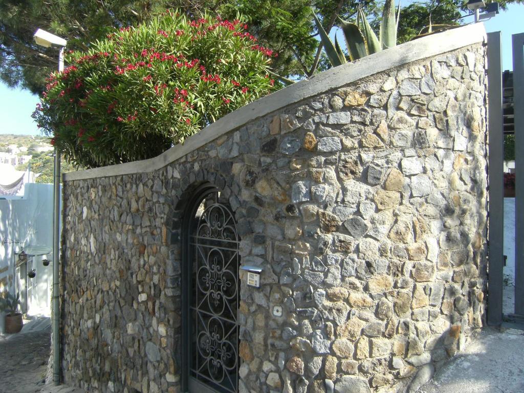 Villa Acacia Понца Екстериор снимка
