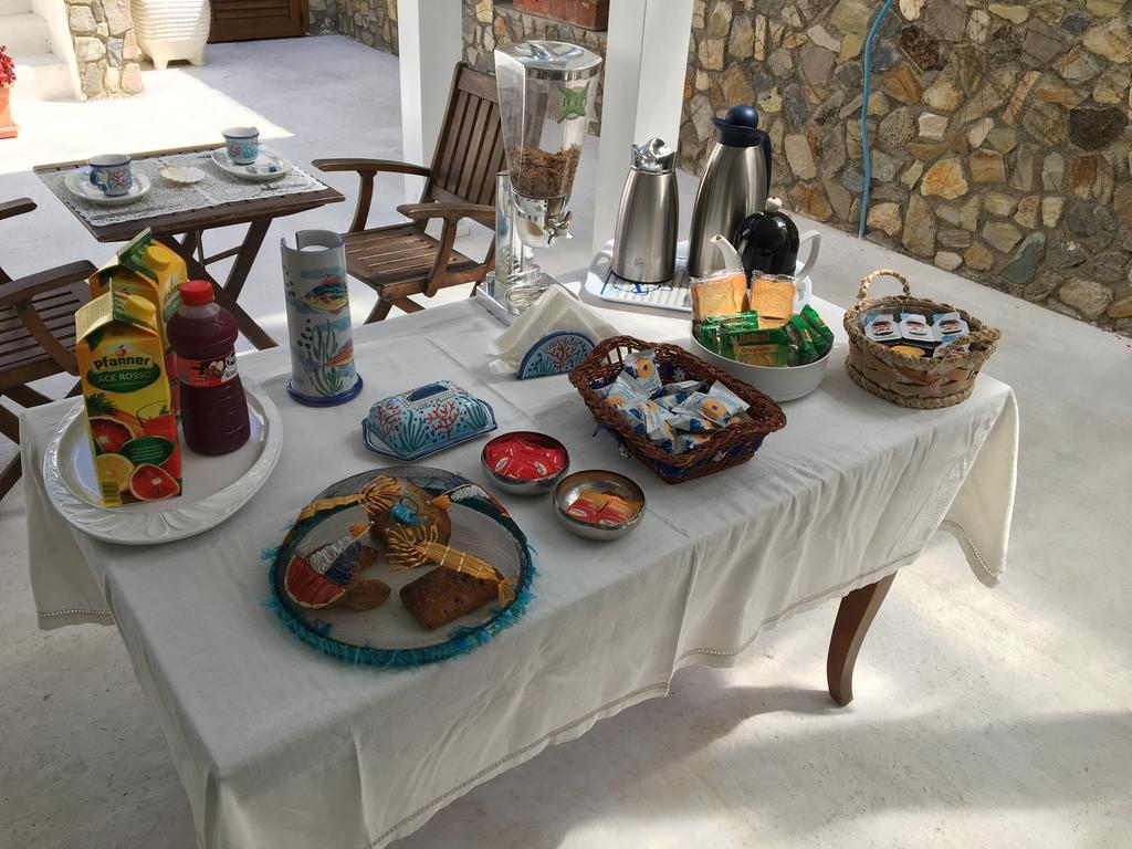 Villa Acacia Понца Екстериор снимка