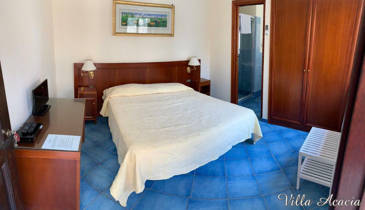 Villa Acacia Понца Екстериор снимка