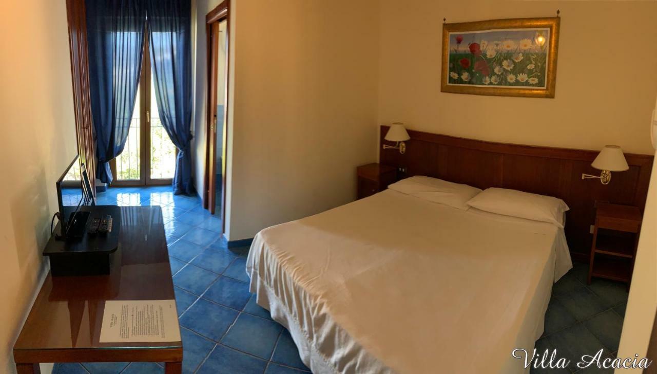 Villa Acacia Понца Екстериор снимка